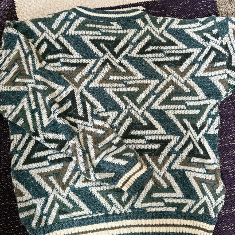 Geometric Patterned Sweater - Picture 6 of 6